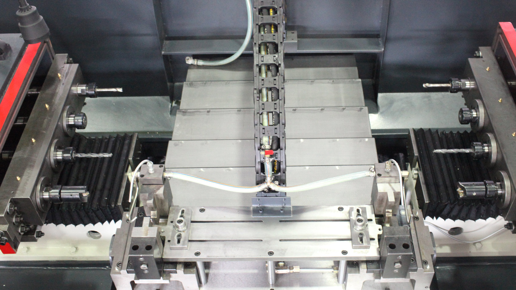 QK6423*8/8G 加工汽車(chē)配件